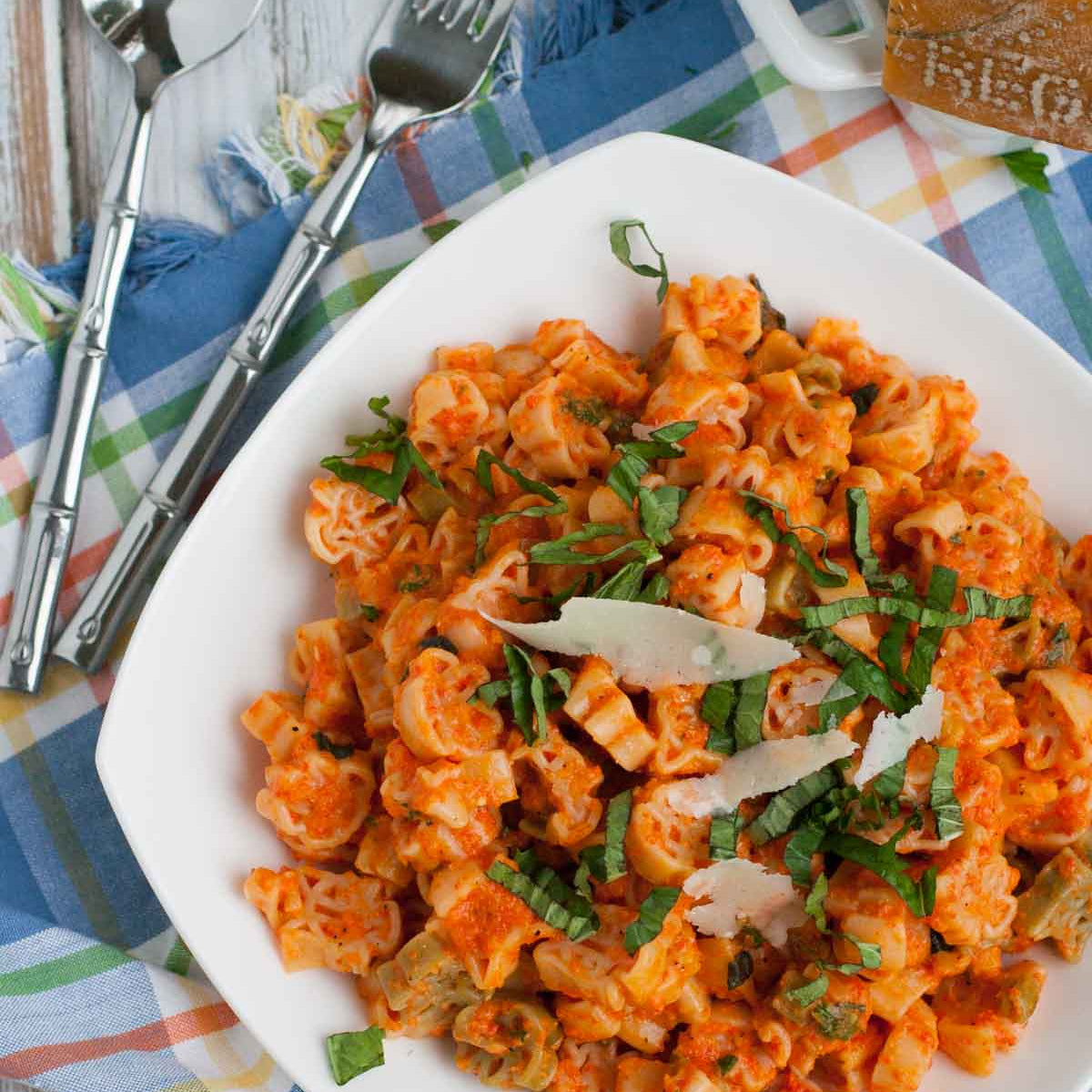 Creamy Roasted Red Pepper Pasta - World of Pastabilities