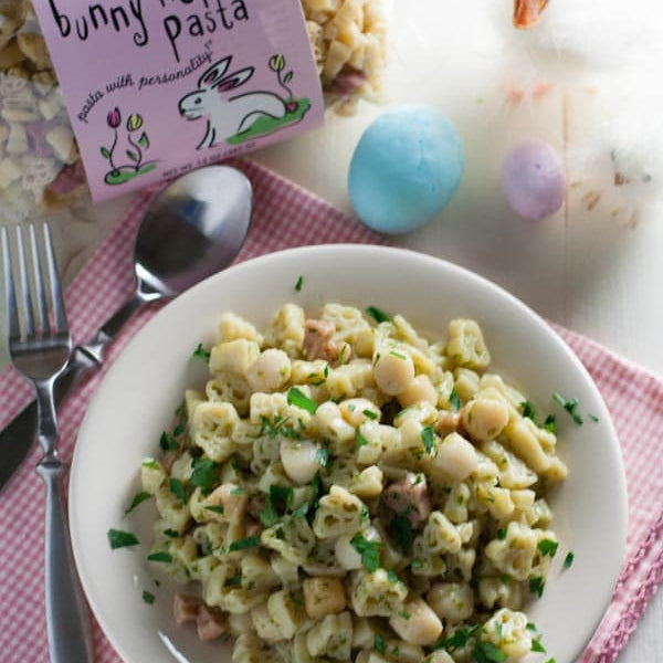 Quick Pesto Wine Sauce with Bay Scallops - World of Pastabilities